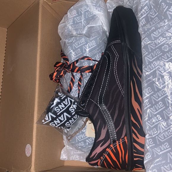 Vans Team Up with Discovery to benefit Project Cat | Total  Vans X Discovery Project Cat  9.0 men’s /10.5 women’s New